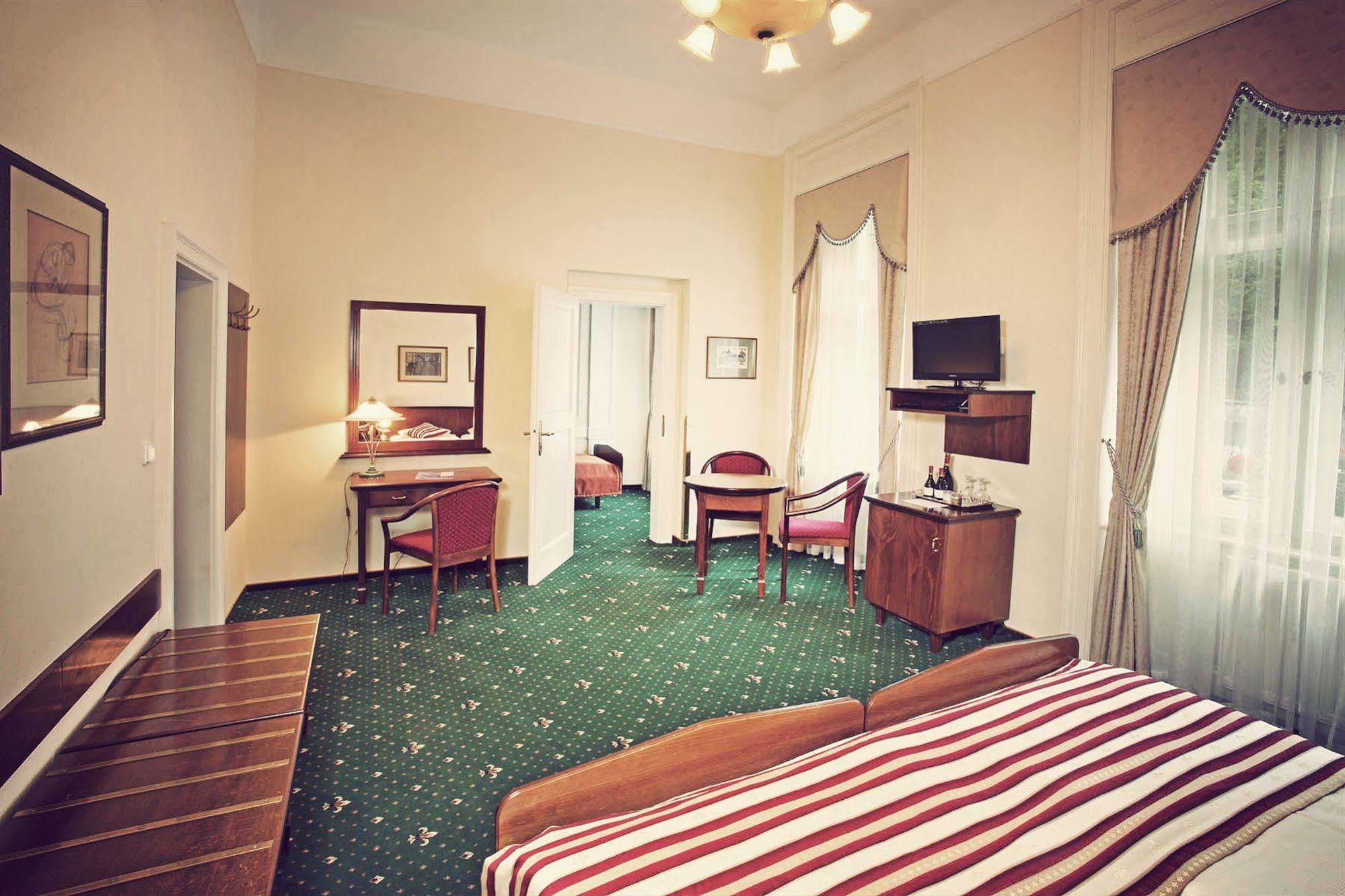 Sant Georg Garni Hotel Mariánské Lázně Екстериор снимка