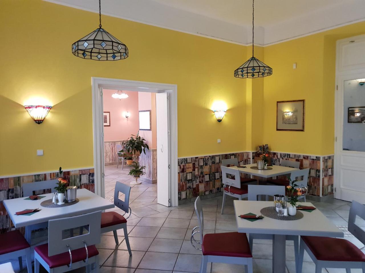 Sant Georg Garni Hotel Mariánské Lázně Екстериор снимка
