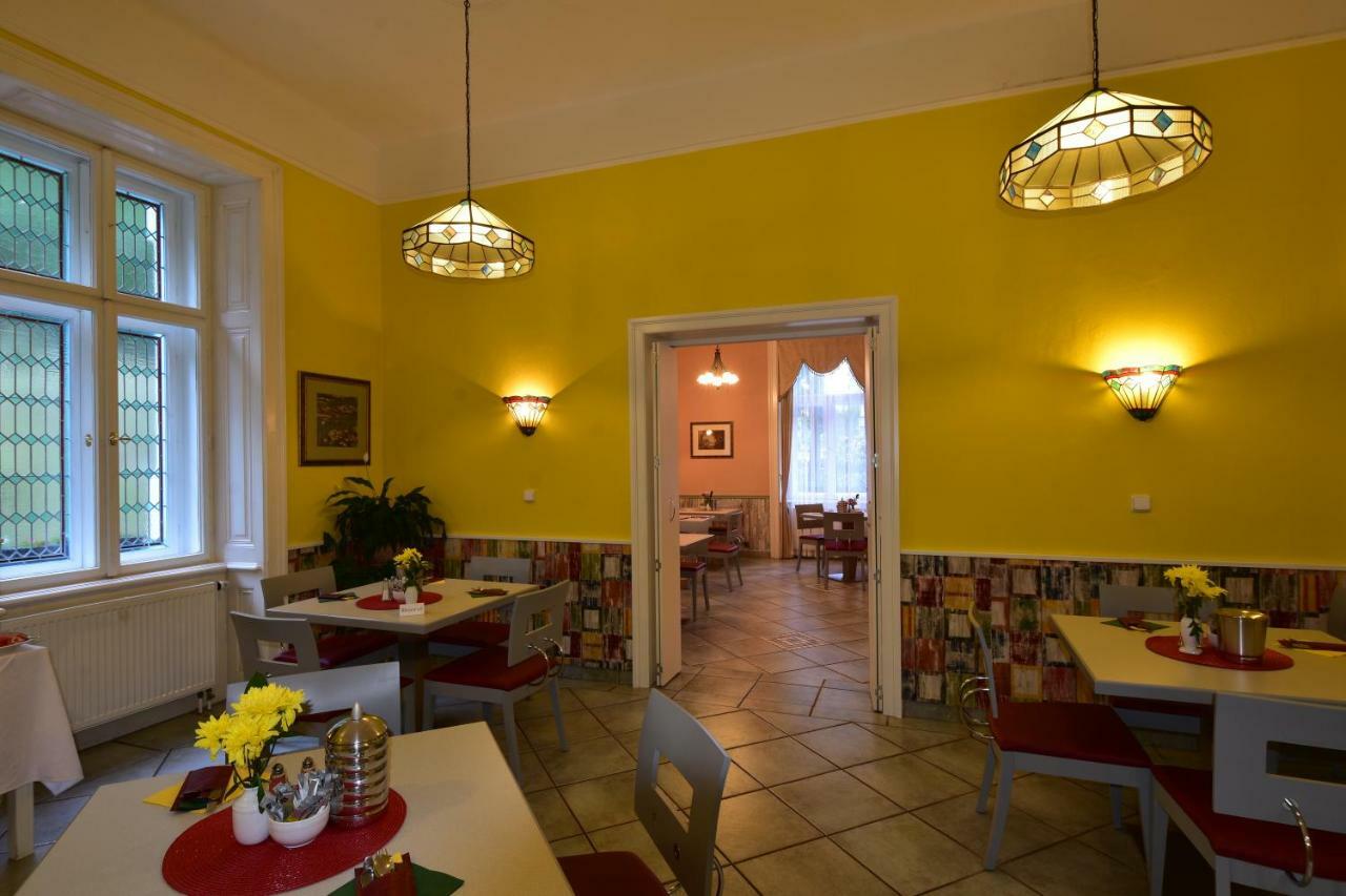 Sant Georg Garni Hotel Mariánské Lázně Екстериор снимка