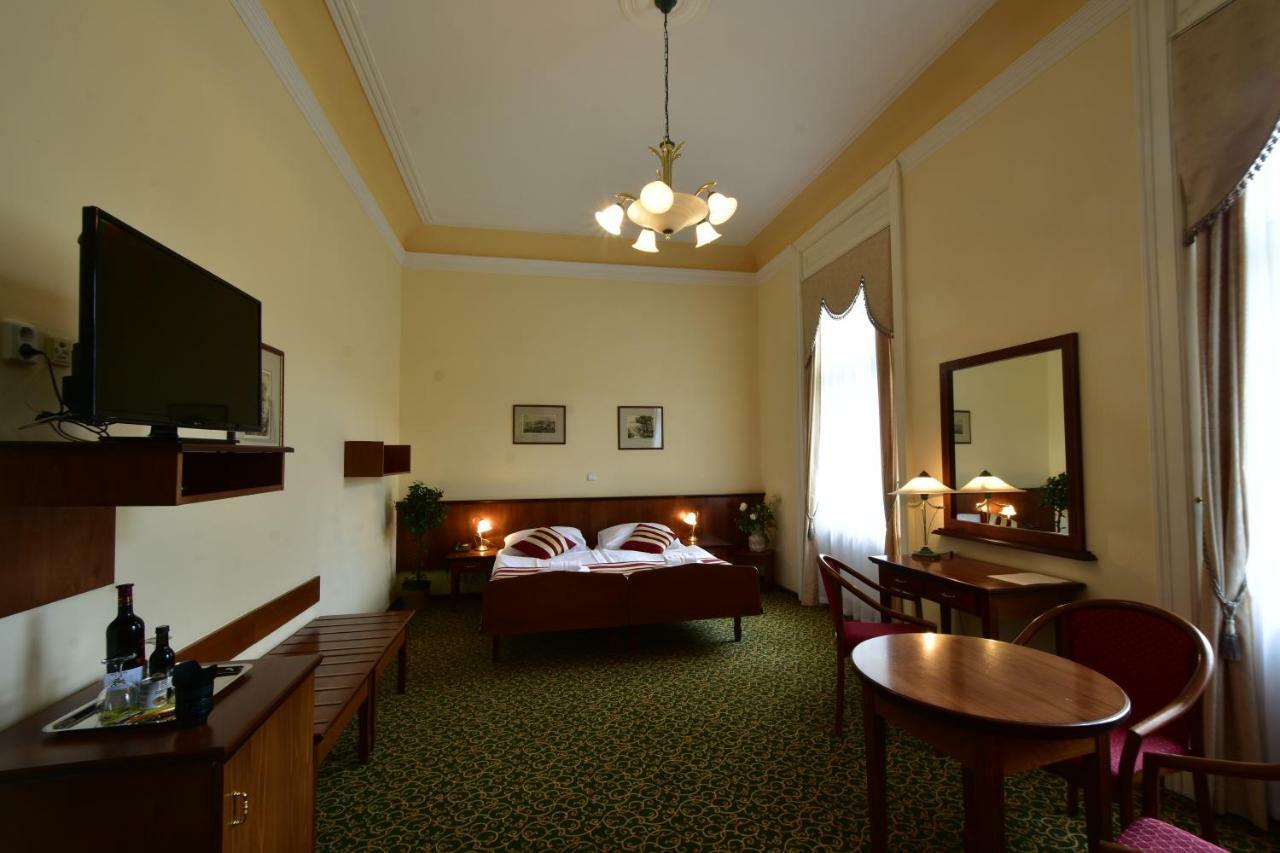 Sant Georg Garni Hotel Mariánské Lázně Екстериор снимка