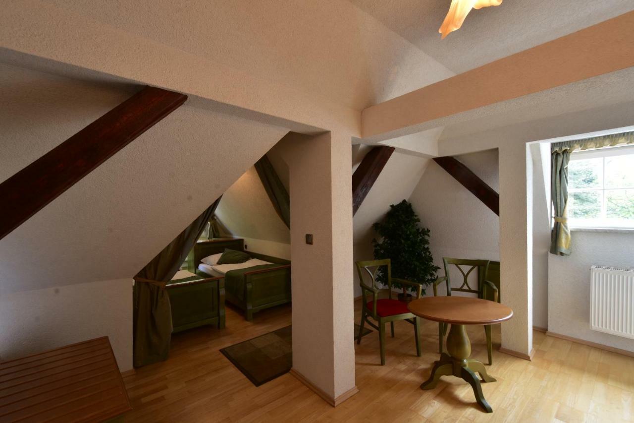 Sant Georg Garni Hotel Mariánské Lázně Екстериор снимка